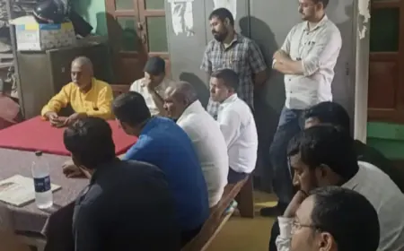 नए संविदाकर्मी की तार से चिपक कर मौत, JE, SDO सस्पेंड