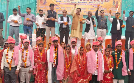 Kasganj news मुख्यमंत्री सामूहिक विवाह योजना के अंतर्गत 69 नव विवाहित जोड़े सूत्र में बंधे।