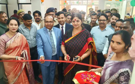 न्यायालय परिसर, एटा में अन्तर्राष्ट्रीय महिला दिवस के अवसर पर 'महिला सशक्तिकरण: चुनौतियाँ एवं अवसर'  पर गोष्ठी का आयोजन