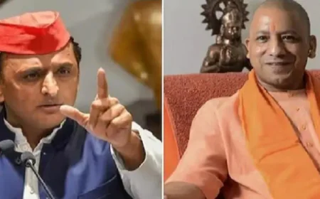 IAS के सस्पेंशन पर अखिलेश ने कहा- पैसों के बंटवारे का है झगड़ा, CM हाउस में छुपा अधिकारी