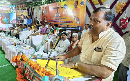 Etah News : प्रदेश सरकार के आठ वर्ष पूर्ण होने के पर “यूपी भारत का ग्रोथ इंजन“ तीन दिवसीय मेले शुभारंभ