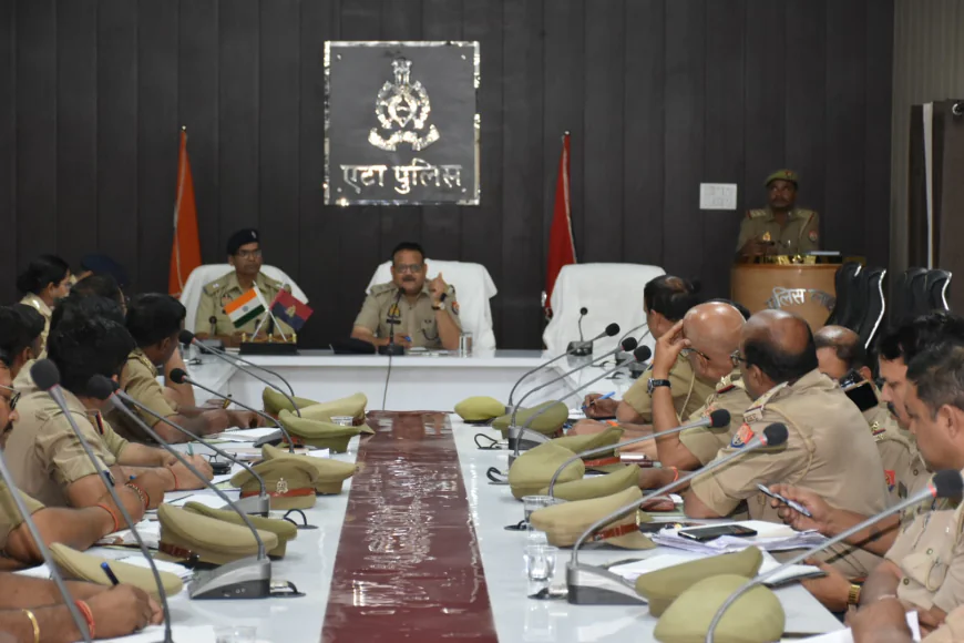त्योहारों को लेकर एसएसपी ने थानाध्यक्षों के साथ मीटिंग