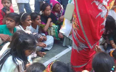 राम नवमी के त्यौहार को देखते हुए मंदिरों में उमड़ा जनसैलाब