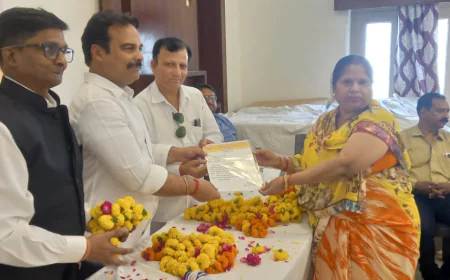 उत्तर प्रदेश उद्योग व्यापार संगठन की नवगठित कार्यकारिणी घोषित कर सौंपे मनोनयन पत्र