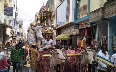 जैन समाज द्वारा भगवान महावीर की जयंती पर निकाली गई भव्य शोभायात्रा