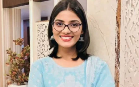 नेहा सिंह राठौर के खिलाफ लखनऊ में  इन 11 धाराओं में FIR