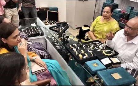 अक्षय तृतीया उत्सव पर, गोल्ड ज्वेलरी की लॉन्चिंग, विधायक ने किया उद्घाटन