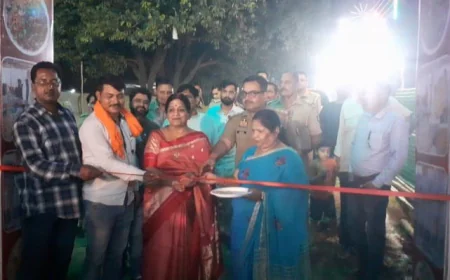 कायमगंज नगर मे नुमाइस का उद्घाटन वरिष्ठ भाजपा नेत्री डॉ मिथलेश अग्रवाल ने फीता काट कर किया