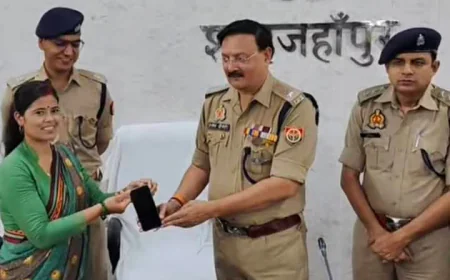 10 लाख रुपये मूल्य के 51 गुमशुदा मोबाइल फोन मालिकों को लौटाए