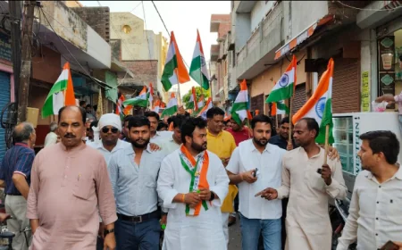 फर्रुखाबाद (कायमगंज): भारत शौर्य तिरंगा यात्रा का भव्य आयोजन, वीर जवानों को किया नमन