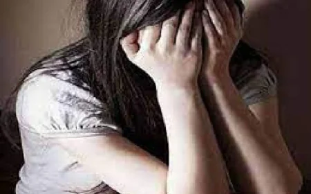 फ़िल्म दिखाने के बाद बेहोश कर  MBBS छात्रा के साथ दोस्तों ने बारी-बारी से किया गैंगरेप