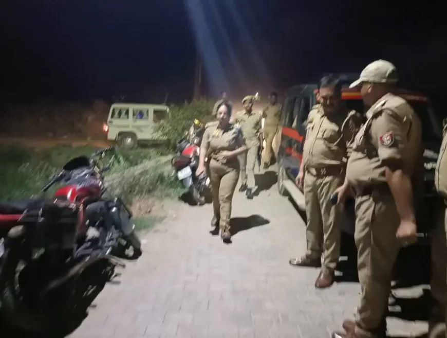 Farrukhabad News : घर में बाइकों का जखीरा, पुलिस ने की छापेमारी – दस्तावेज जांच के आदेश