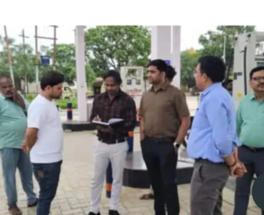 ऑपरेशन सिंदूर के बाद बखुलाया पाकिस्तान सीमा पर तनाव को देखते हो हुऐ फर्रूखाबाद में पेट्रोल पंपों को दिए निर्देश