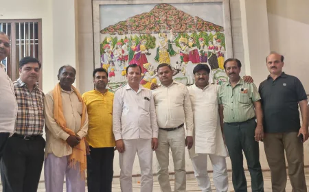 प्रदेश उद्योग व्यापार संगठन के  पदाधिकारियो  द्वारा बड़े मंगलवार पर भंडारे का आयोजन किया