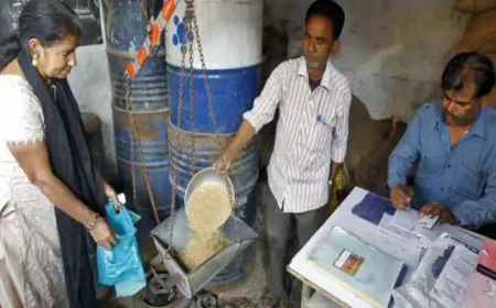 Ration kard : राशन कार्ड धारकों को बड़ा तोहफा! अब चावल-गेहूं के साथ मिलेंगी ये 10 ज़रूरी चीज़ें