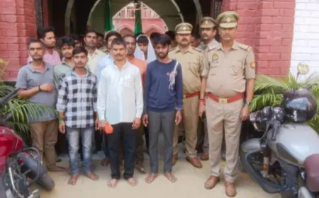 काशी विश्वनाथ मंदिर में VIP दर्शन का झांसा देकर ठगी करने वाले 11 फर्जी पंडे गिरफ्तार