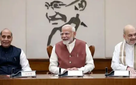 कैबिनेट मीटिंग में आपातकाल के शहीदों को श्रद्धांजलि, विकास से जुड़े तीन बड़े फैसले भी लिए गए