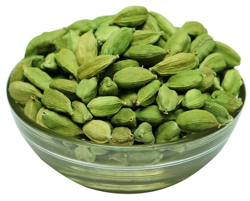 7 दिन तक सुबह खाली पेट चबा लें 2 हरी इलायची, फायदे जानकर उड़ जाएंगे होश