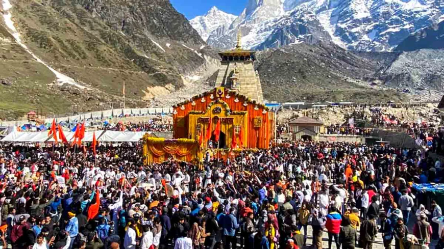 Char Dham Yatra : चारधाम यात्रा, पर लगी रोक मौसम विभाग ने जारी किया भारी बारिश का रेड अलर्ट