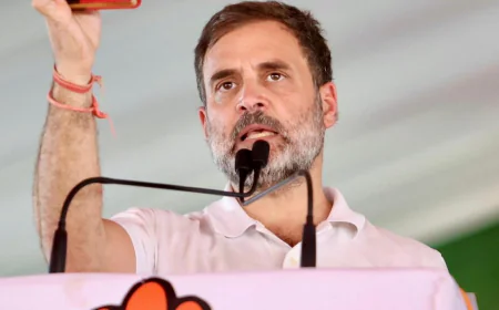 राहुल गांधी ने लखनऊ कोर्ट में किया आत्मसमर्पण, सेना पर बयान को लेकर दर्ज मानहानि केस में मिली जमानत