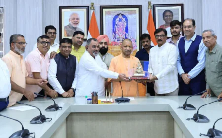 पटाखा व्यवसाय को बढ़ावा मिलेगा: सीएम योगी का व्यापारियों को आश्वासन