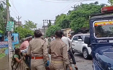 Etah News : कोर्ट में गुजारा भत्ता केस को लेकर भिड़े पति-पत्नी, जमकर हुई मारपीट