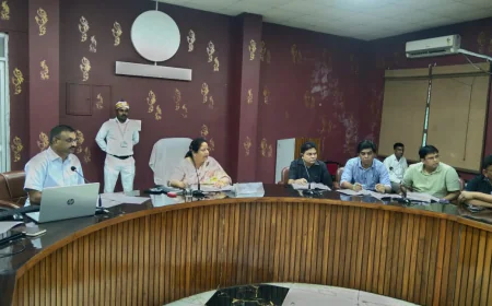 मण्डलायुक्त की अध्यक्षता में मण्डलीय उद्योग बन्धु की बैठक संपन्न