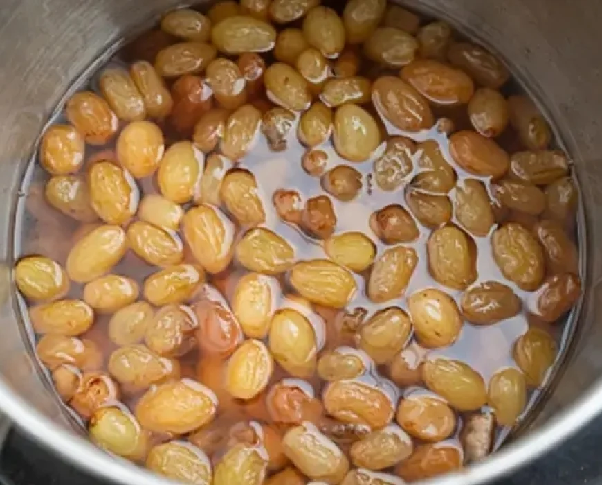 किसी वरदान से कम नहीं है सुबह खाली पेट भीगी किशमिश का सेवन