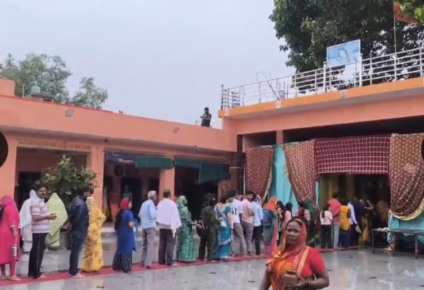 सावन का पहला सोमवार, मंदिरों में उमड़ी भक्तों की भारी भीड़