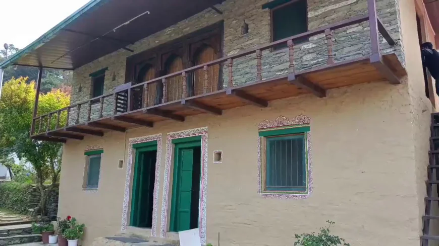 गांवों में बढ़ते जा रहे खाली पड़े घर