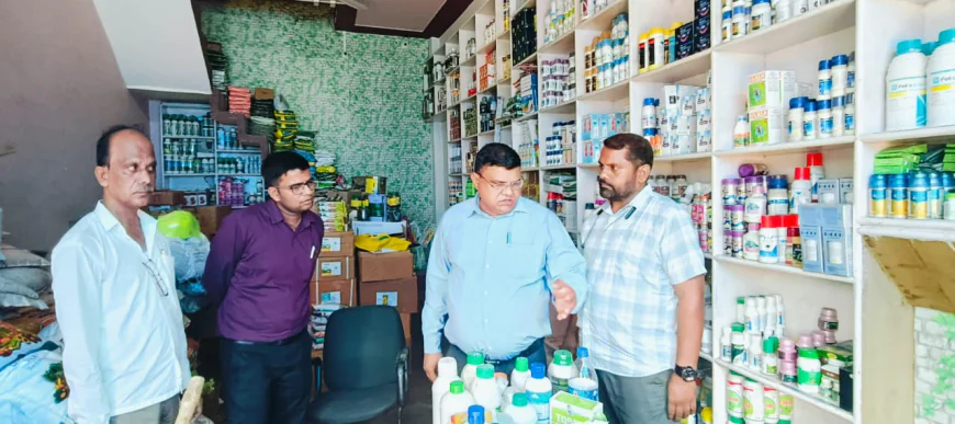 उर्वरक दुकानों पर प्रशासन की सख्ती, कई दुकानों के लाइसेंस निलंबित, नोटिस जारी