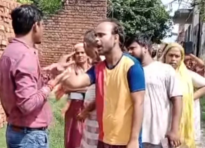 स्मार्ट मीटर लगाने पहुंचे जेई की ग्रामीणों ने की पिटाई, अभद्रता का आरोप