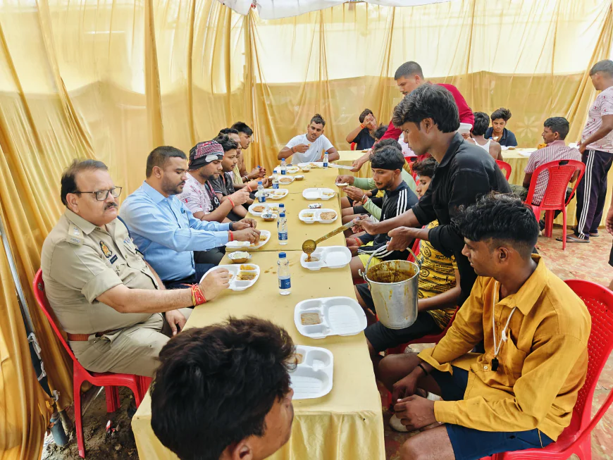 कांवड़ यात्रा की तैयारियों का डीएम और एसएसपी ने लिया जायजा, श्रद्धालुओं से की मुलाकात