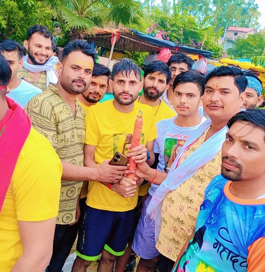 जिला उपाध्यक्ष चौ. अंकित यादव ने अपने पैतृक गांव नगला पदम में निकाली प्रथम डाक कांवड़ यात्रा