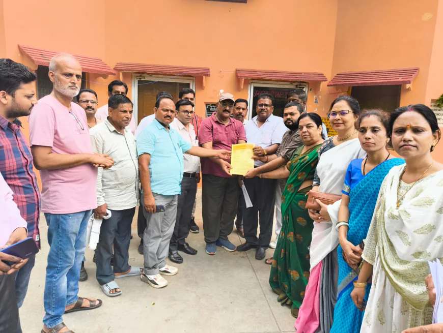 व्यापारियों ने सीएम के नाम आठ सूत्रीय ज्ञापन सौंपा, नगर पालिका पर उठाए गंभीर सवाल