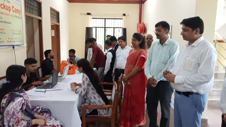 इंडियन रेड क्रॉस सोसाइटी द्वारा डिस्ट्रिक्ट कोर्ट परिसर में हड्डी एवं दांतों की जांच हेतु कैंप का आयोजन किया