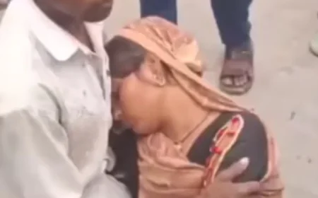 खाद के लिए घंटों लाइन में लगी महिला हुई बेहोश, अधिकारियों ने दिलवाई खाद