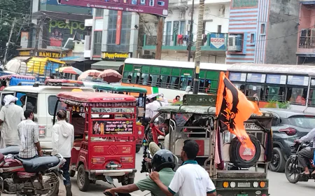 त्योहारों में एटा (ETAH) की ट्रैफिक व्यवस्था बेहाल, एम्बुलेंस तक फंसीं