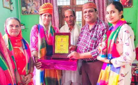 आसफपुर खरखड़ी की कुसुम चौहान हुई नीरा अमृत सम्मान से सम्मानित