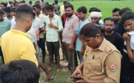 Farrukhabad : बाढ़ में मासूम की मौत: गांव में पसरा मातम, मां बेसुध, पिता गम में डूबे