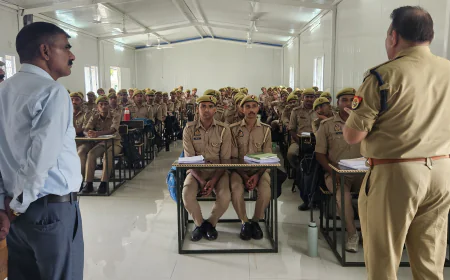 Etah News : प्रशिक्षणाधीन आरक्षियों से एसएसपी व एएसपी ने किया संवाद, पुलिस सेवा की दी गहन जानकारी