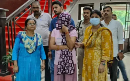 रिश्वत लेते पकड़ी गई महिला दरोगा, वायरल ऑडियो में की ब्रा, पैंटी और मटन पार्टी की मांग