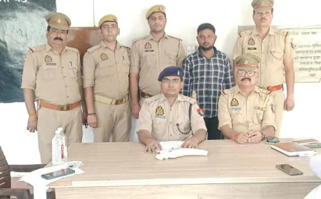 Etah News : चोर बताकर पीटने वाले मुख्य आरोपी को अवैध हथियार के साथ किया गिरफ्तार