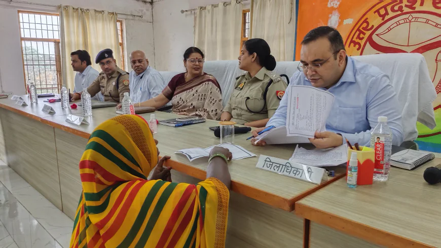 Kasganj news जनपद की सभी तहसीलों में आयोजित हुआ सम्पूर्ण समाधान दिवस। तहसील पटियाली में 49 प्रार्थना पत्र प्राप्त, 04 मौके पर ही निस्तारित।