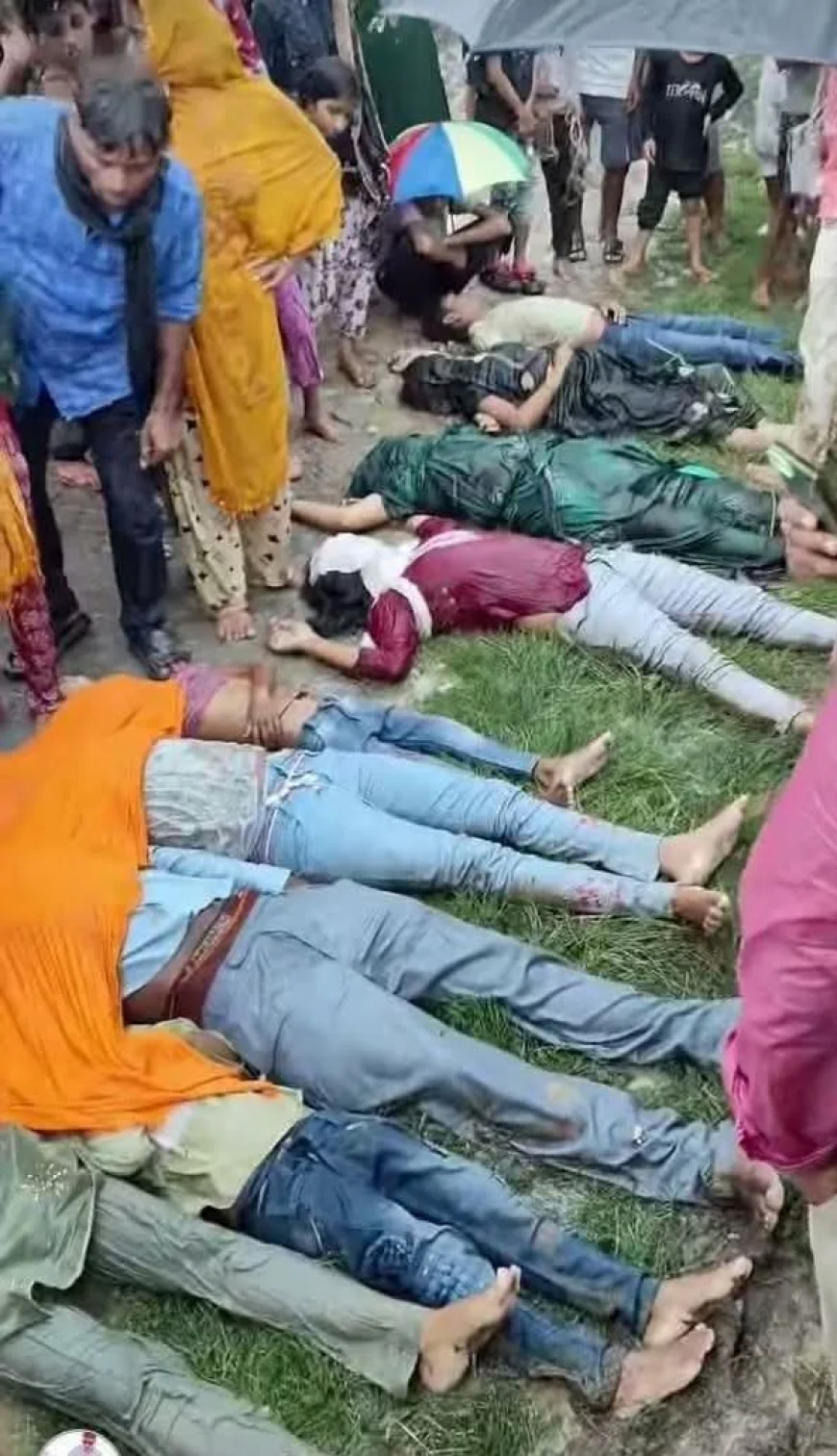 गोंडा में बड़ा हादसा: सरयू नहर में गिरी बोलेरो, 11 की दर्दनाक मौत, 4 लोगों को बचाया गया