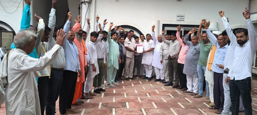 निषाद पार्टी का जोरदार प्रदर्शन, मझवार-तुरैहा को एससी आरक्षण देने की मांग