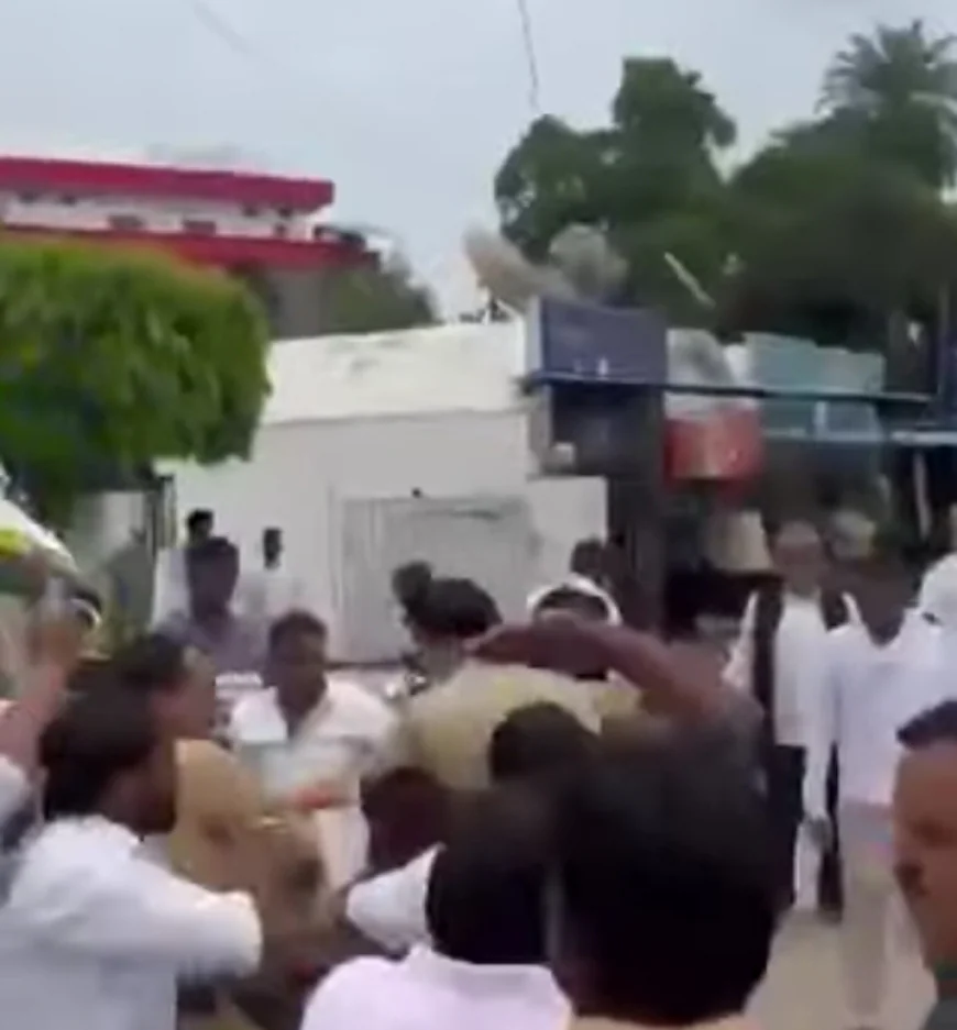 पूर्व कैबिनेट मंत्री स्वामी प्रसाद मौर्य पर हमला, करणी सेना से जुड़ा युवक गिरफ्तार