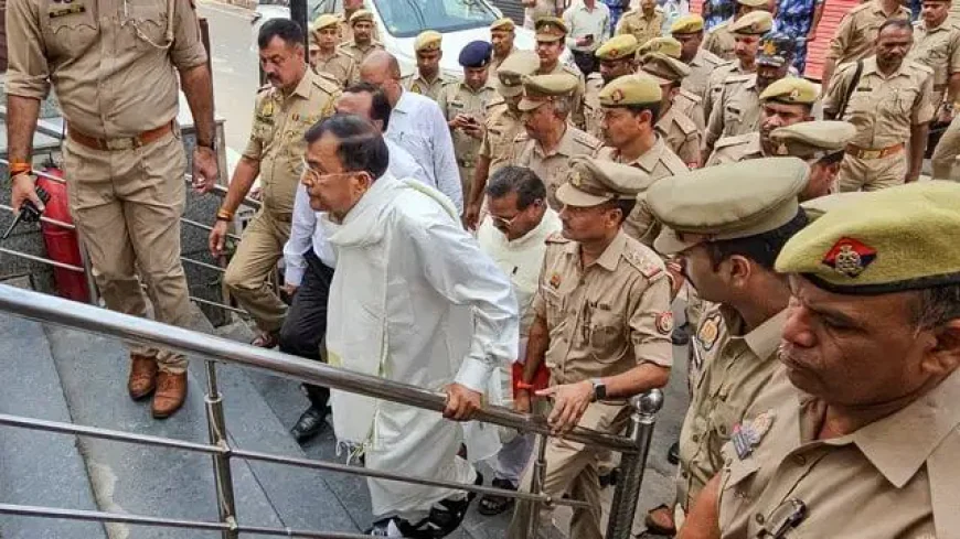 हाथरस सत्संग हादसा: कोर्ट ने सभी 11 आरोपियों पर तय किए आरोप, अगली सुनवाई 18 अगस्त को