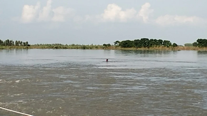 गंगा ने किया रौद्र रूप धारण :- तटवर्ती इलाके में दिखाई दे रहा चहुंओर पानी ही पानी