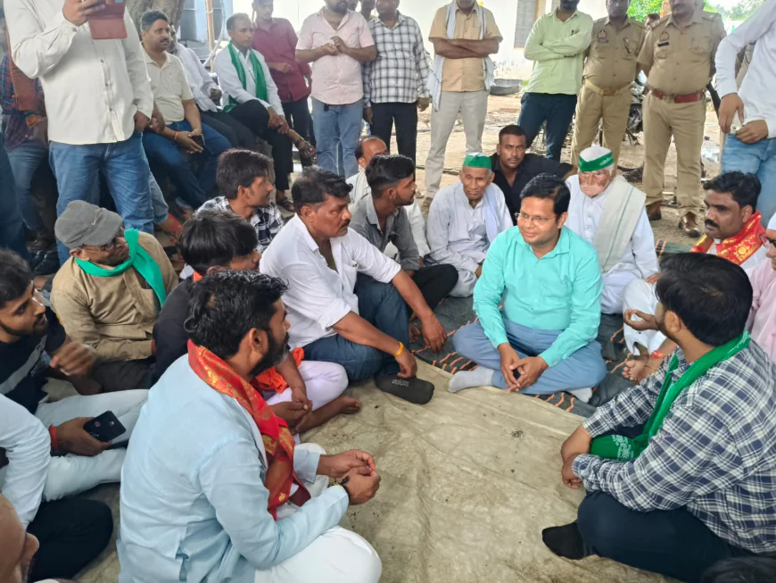 फर्जी मुकदमों के खिलाफ किसानों का धरना, 6 घंटे रही बिजली आपूर्ति ठप